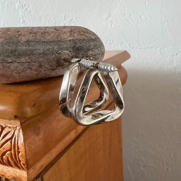 Vintage Bottega Veneta 925 Silver Twist Triangle Hoop Earrings - Picture 1 of 5